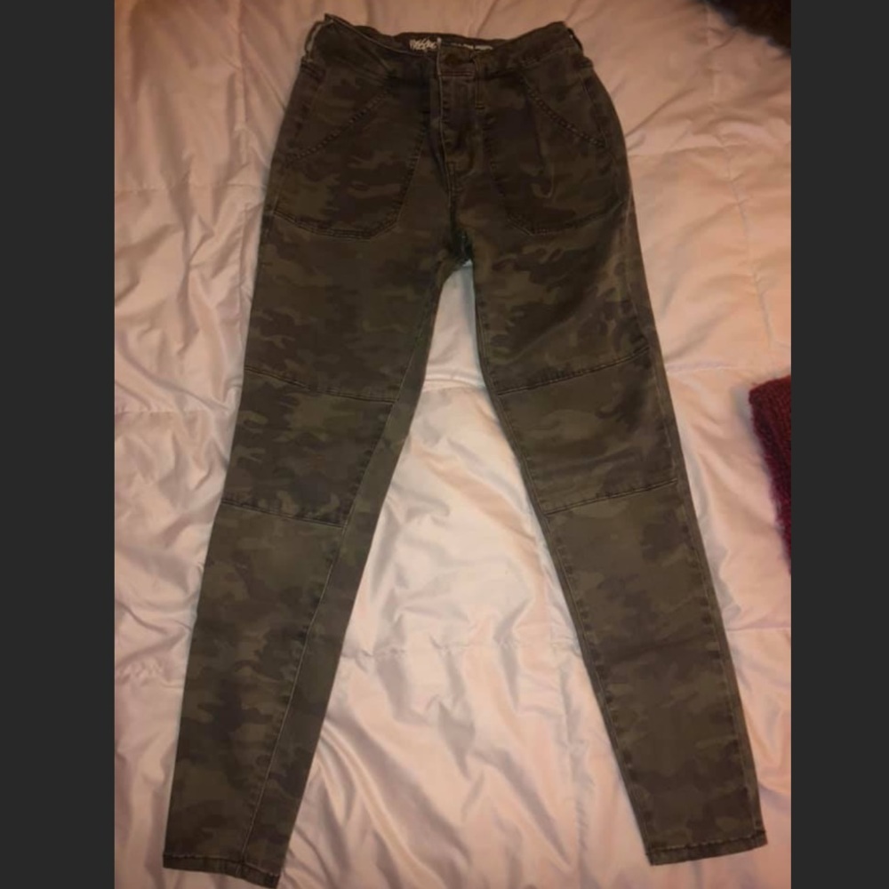 Camouflage green skinny jeans